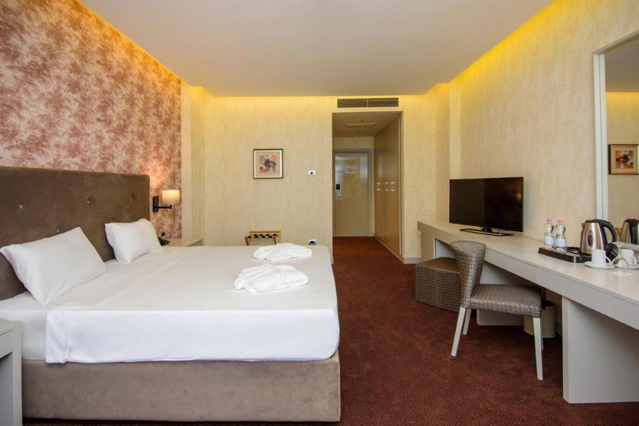 The Grand Gloria Hotel 바투미 외부 사진