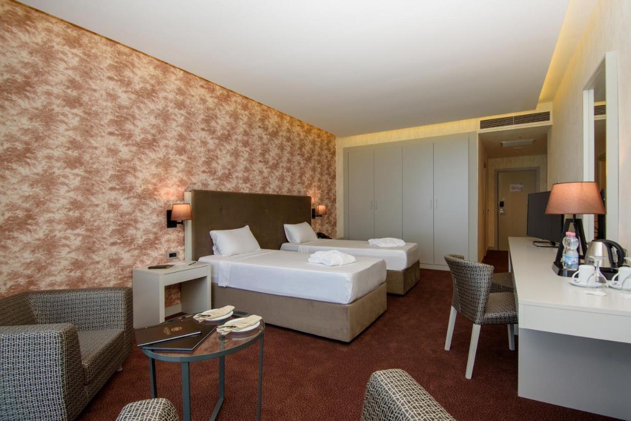 The Grand Gloria Hotel 바투미 외부 사진